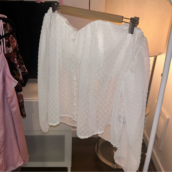 Sweetheart neckline & Swiss dot 3/4 sleeve top with corset style & overlay - Picture 2 of 6